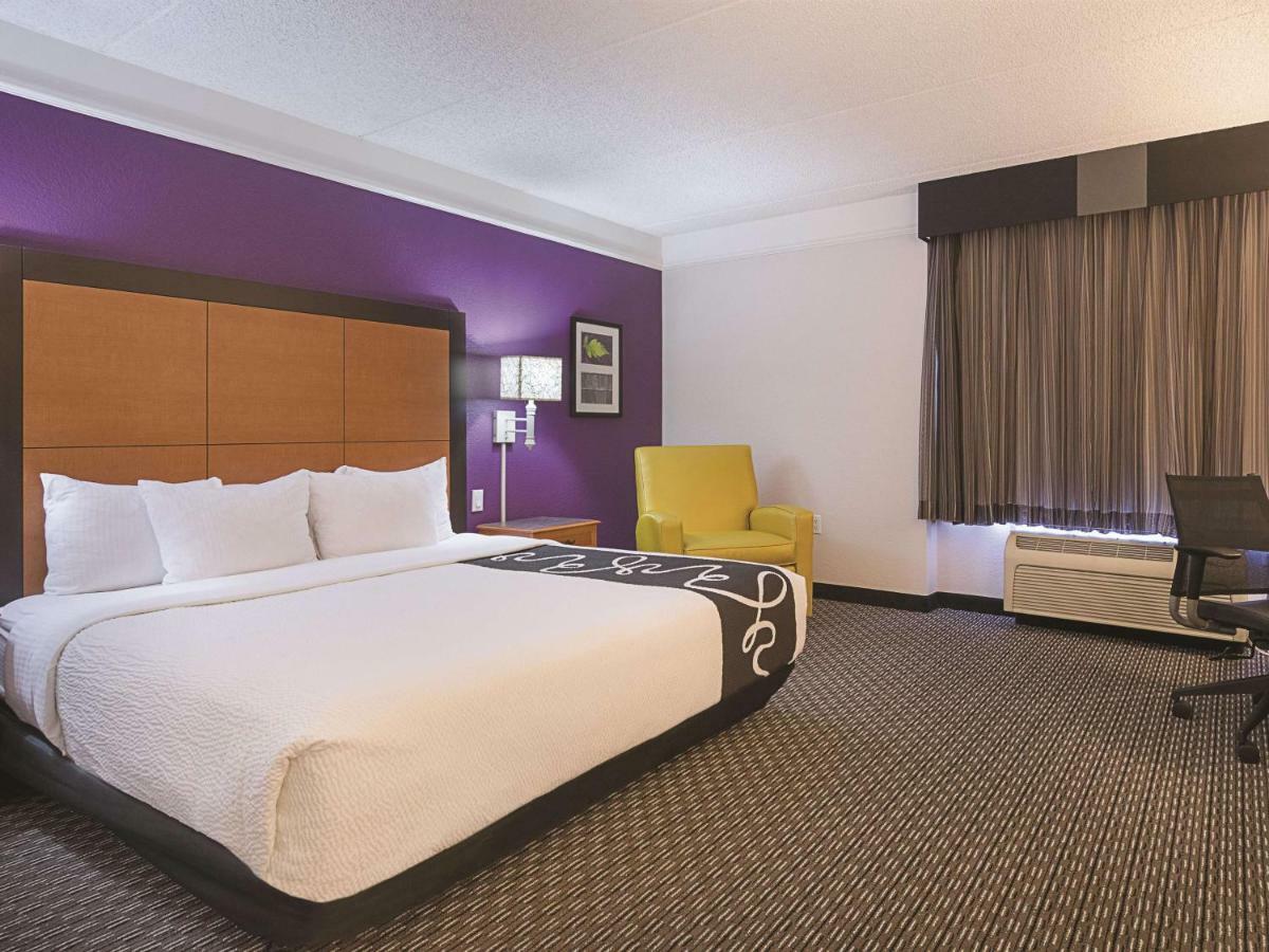 La Quinta By Wyndham Seattle Bellevue / Kirkland Hotell Exteriör bild