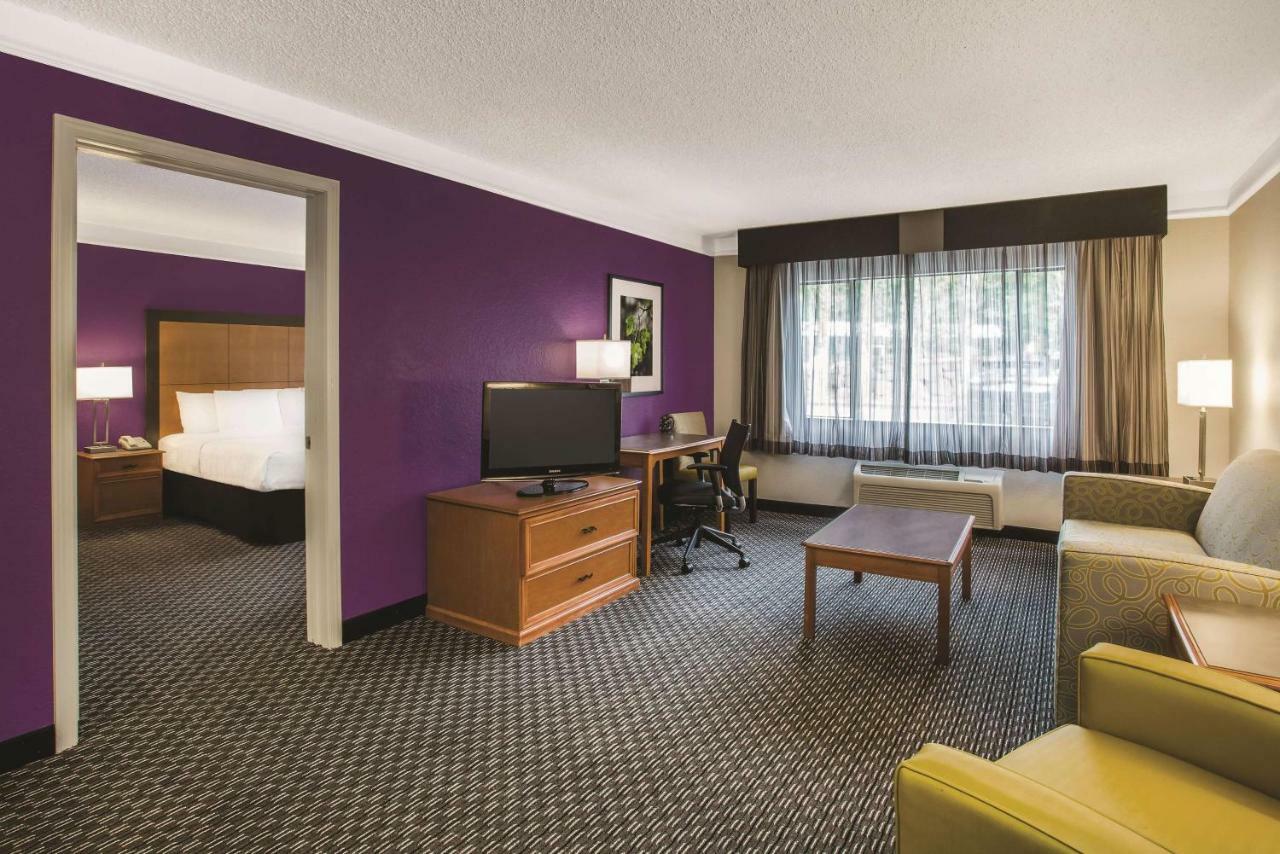 La Quinta By Wyndham Seattle Bellevue / Kirkland Hotell Exteriör bild